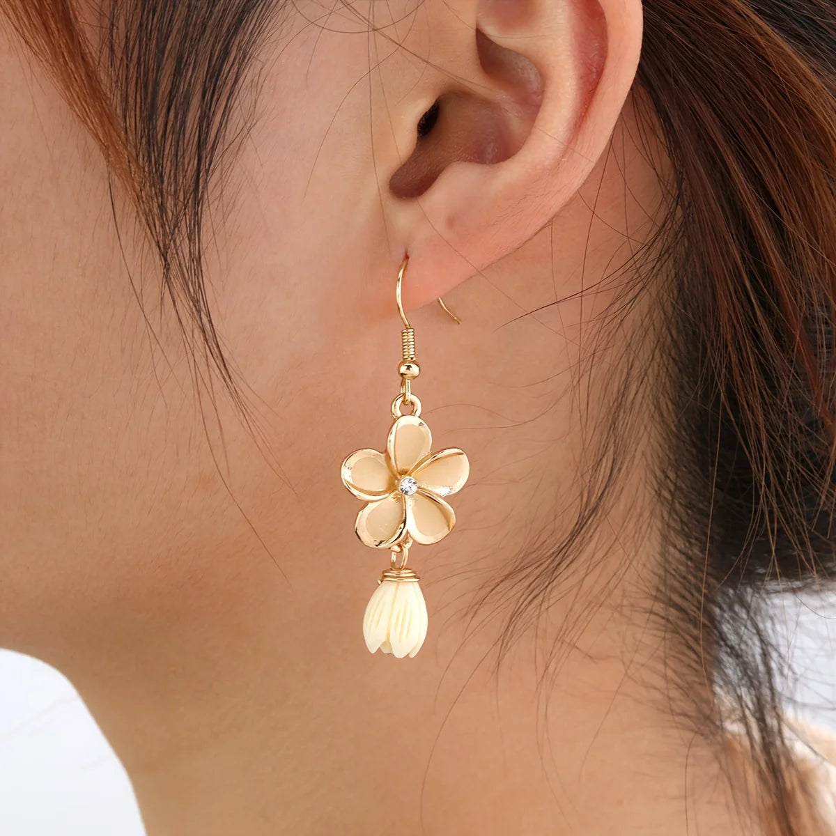 Hawaiian Samoa Design Gold Plated Plumeria Flower Pikake Earrings