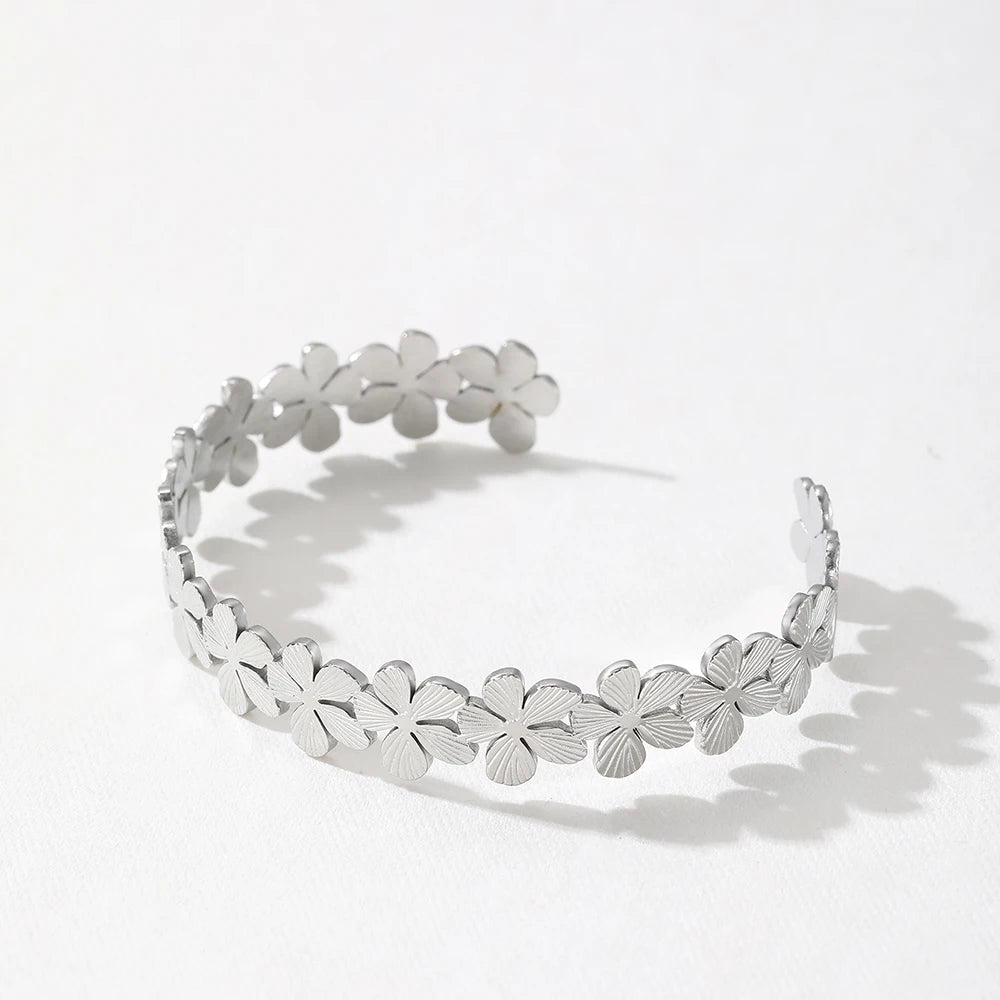 Stainless Steel, Light, Luxury & Delicate Wreath Bracelet Opening